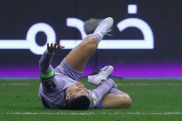 C罗连续十二场比赛得分超过连败，加拿大队挑战极限！的简单介绍