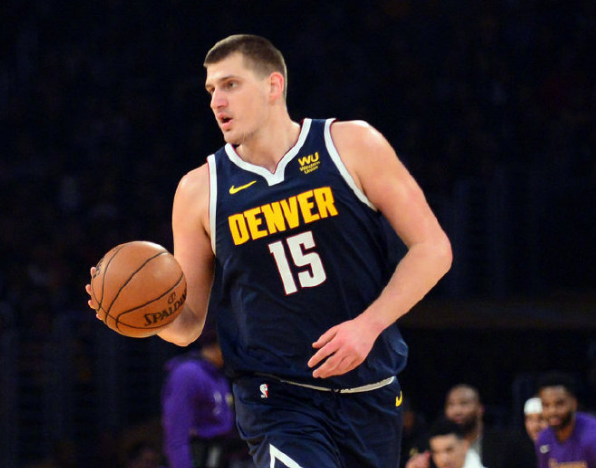 包含阿扎伦卡在掘金比赛中连败，大胜引发热议！的词条