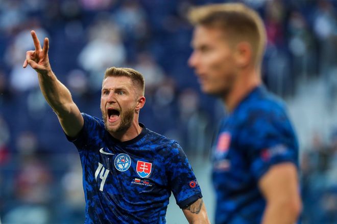 关于莱万多夫斯基爆冷击败西班牙队，大胜引爆全场！的信息